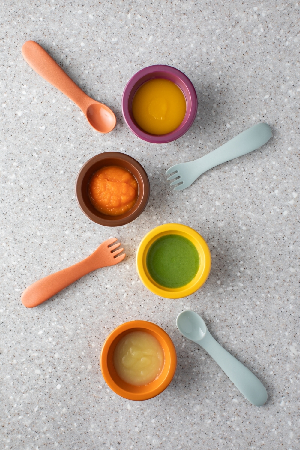 熱々スープやひんやりスムージー、おかゆや豆乳作りもできる! パワフルな粉砕力で栄養をまるごと摂れる、ヒーター付きブレンダー 「おうちシェフ BLENDER」【編集部の「これ、気になる!」  Vol.128】