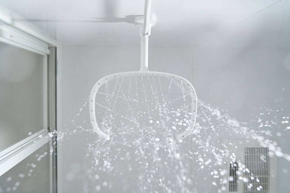 まるで湯船に浸かったようにあなたの身体を360度包み込み、温めてくれるシャワーヘッド「SHIN-ON（シンオン）」【編集部の「これ、気になる！」  Vol.137】