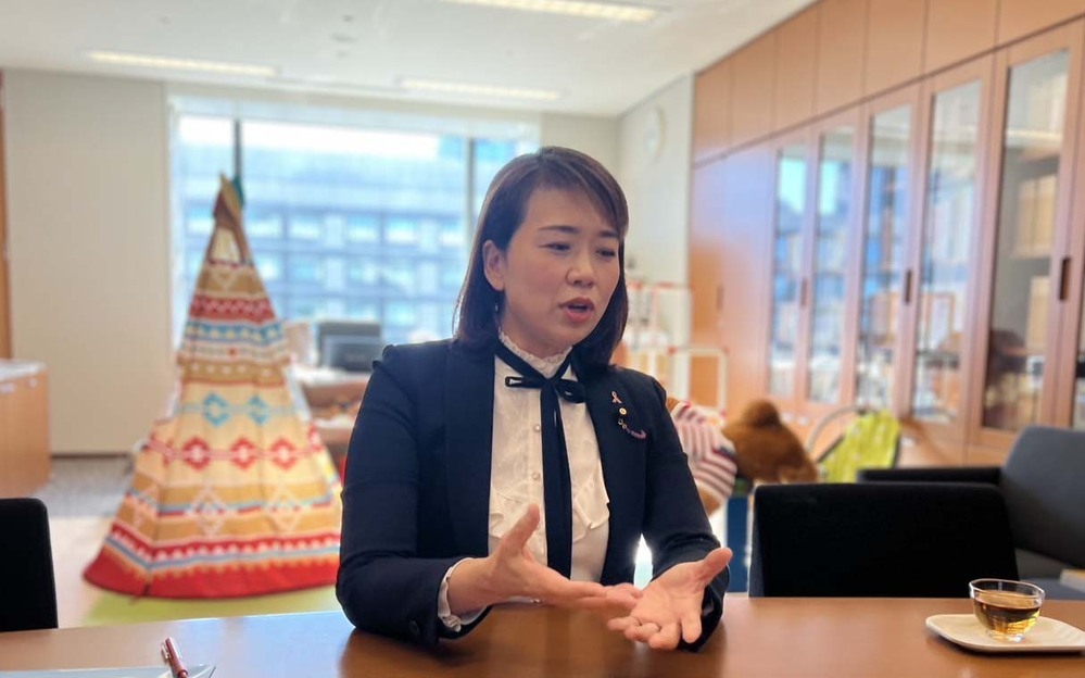 「103万円の壁」の障壁はバイトをしている学生にまでも影響？ 現役ママ議員の伊藤たかえ参議院議員に取材【細川珠生のここなら分かる政治のコト Vol.1】