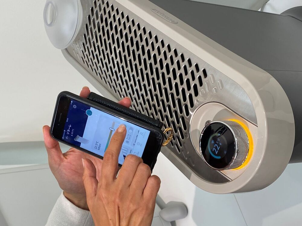 部屋全体を暖めつつ、肌や喉は乾燥させない「ゼロ風暖房」！　シックな色合いも魅力「デロンギ マルチダイナミックヒーター ソラーレ Wi-Fiモデル」【編集部の「これ、気になる！」  Vol.151】