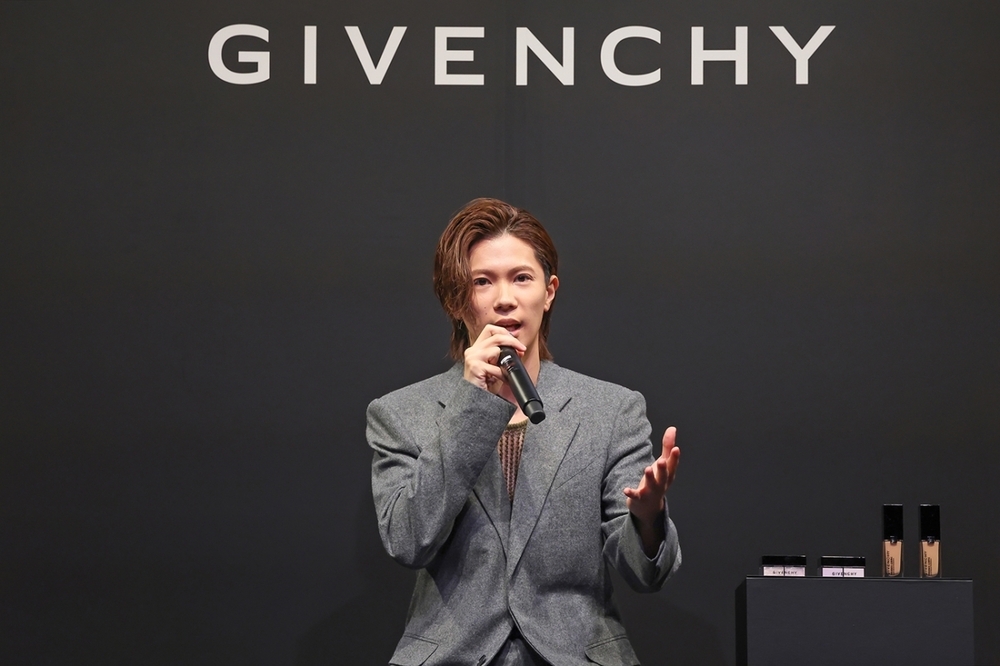 「ジバンシイ ビューティー」のアンバサダーに神宮寺勇太さんが就任。新美容液ファンデーション「プリズム・リーブル・グロウ・セラム・ファンデーション」のキャンペーンに登場【編集部の「これ、気になる！」  Vol.154】