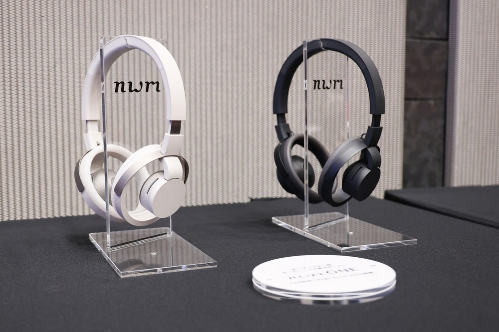 【プレゼント】子どもやペットの声にも気づける！ 耳をふさがない「nwm（ヌーム）」のワイヤレスイヤホン「耳スピ」って？　斎藤工さん出演の新TVCMも公開【編集部の「これ、気になる！」  Vol.175】