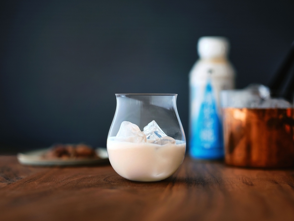 ひかり味噌から、ヨーグルトのような爽やかな味わいの甘酒「晴れのち糀」が新登場！ ジェラートでも味わえる！【編集部の「これ、気になる！」  Vol.181】