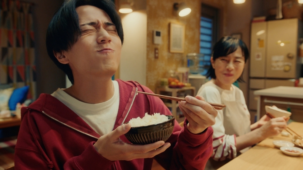 永瀬廉さんが家族と餃子の取り合いに…！？ 「AJINOMOTO  ギョーザ」新TVCMがオンエア開始【編集部の「これ、気になる！」  Vol.192】