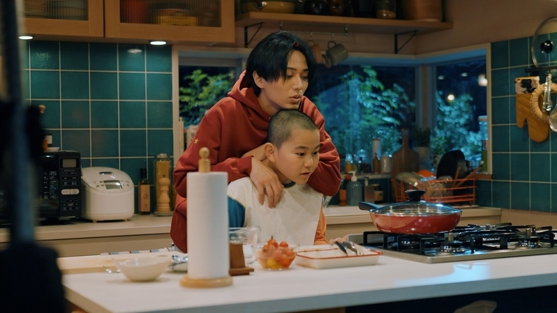 永瀬廉さんが家族と餃子の取り合いに…！？ 「AJINOMOTO  ギョーザ」新TVCMがオンエア開始【編集部の「これ、気になる！」  Vol.192】