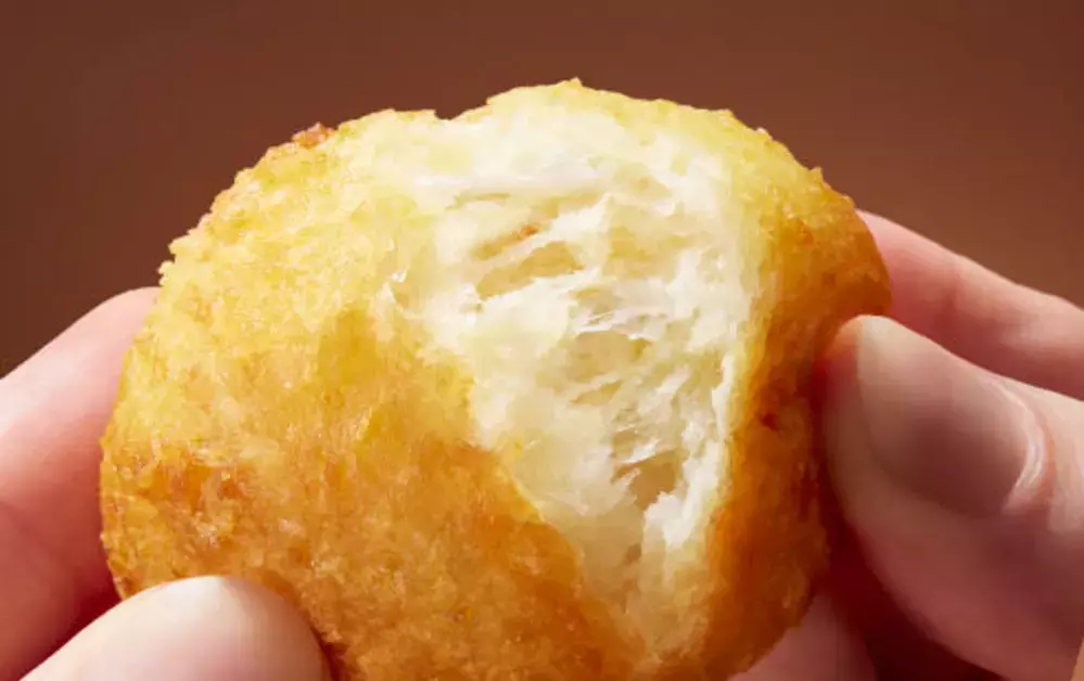 髙橋海人さんと松村北斗さんがアンバサダーに就任！　大人気の「丸亀うどーなつ」春の新商品は「いちごみるく味」「きなこ味」「みたらし味」【編集部の「これ、気になる！」  Vol.194】