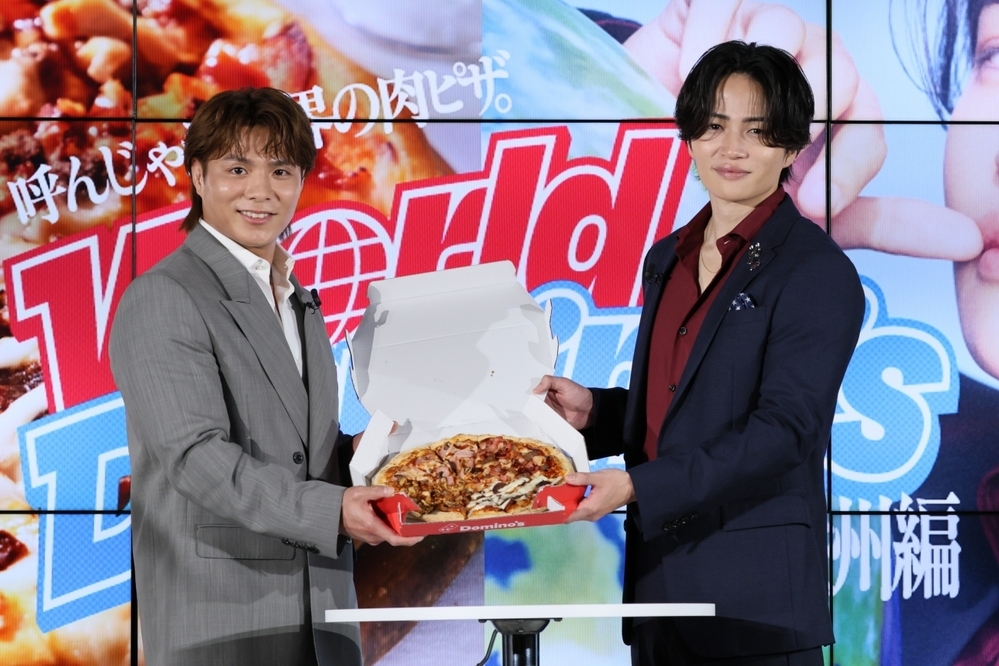 呼んじゃえ、世界の肉ピザ！ 菊池風磨さんと阿部一二三さんが、ドミノ・ピザ「ワールドドミノ 欧州編」（期間限定）の美味しさをアピール【編集部の「これ、気になる！」  Vol.196】