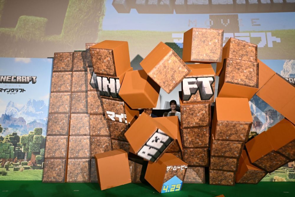 世界中で大人気の“マイクラワールド”を完全再現した実写映画「マインクラフト／ザ・ムービー」が公開！ 編集部親子も観てきた！【編集部の「これ、気になる！」  Vol.198】