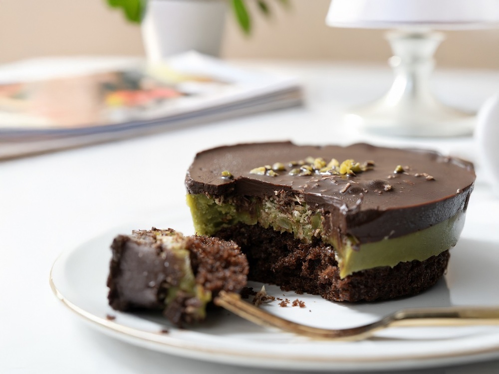 成城石井の韓国グルメフェアに注目！ 話題の「ドバイチョコ」から「ちりめんキムチ」「えんがわキムチ」や「ビビン麺」など【編集部の「これ、気になる！」  Vol.199】