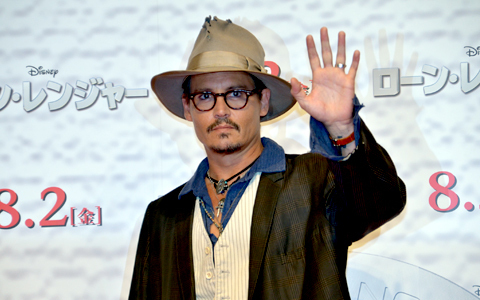 ジョニー・デップが明かす、カッコ良さの秘訣は「アンクールであれ、そして無視をしろ。」