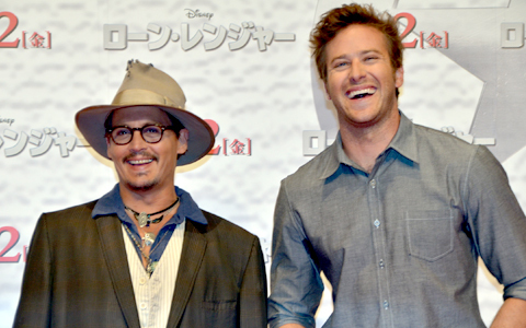 ジョニー・デップが明かす、カッコ良さの秘訣は「アンクールであれ、そして無視をしろ。」