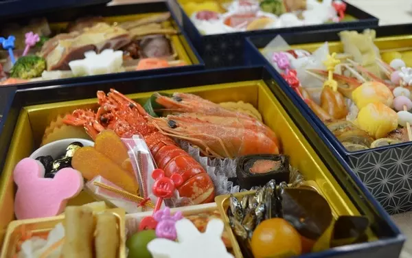 ディズニー・和風プレミアム四段重　(c)Disney