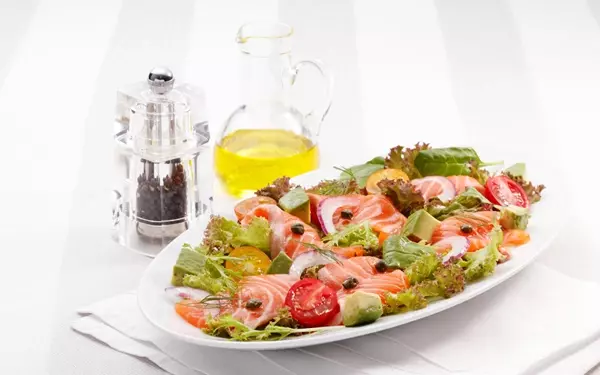 トップバリュ 生アトランティックサーモンサラダ