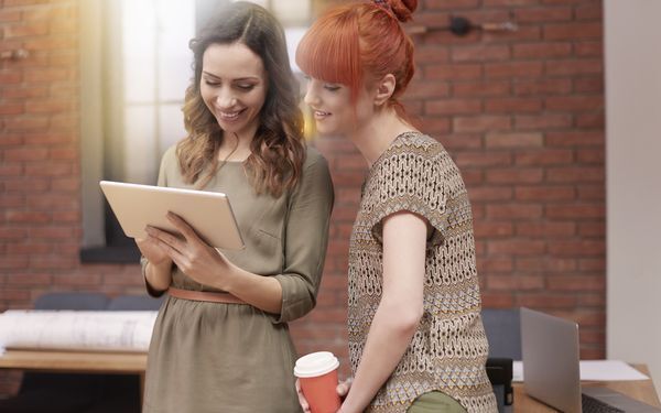 表裏がある同僚にはどう接したらいい？　タイプ別・上手な付きあい方3選