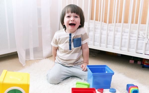 「泣きたいのはこっちなのに…」我が子にイライラしたときの対処法