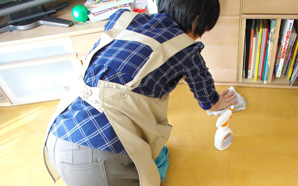 2時間で窓と床がピッカピカに！　気になる家事代行サービスを頼んでみた