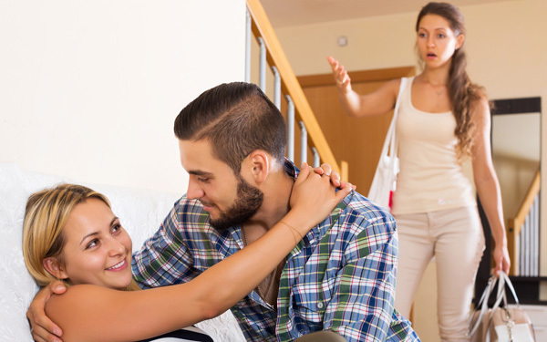 もし彼氏が浮気したら　一度は許すべきか、それとも別れるべきか？