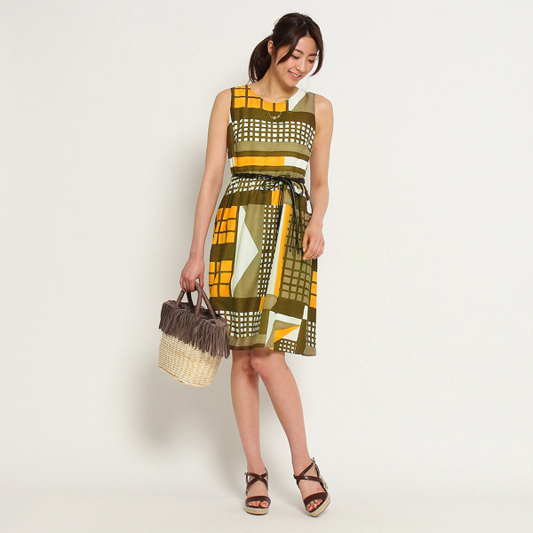 「今日のママ、いい感じ！」　ここぞのときに役立つ”華やかワンピ”5選