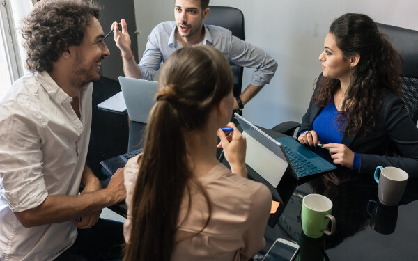 退屈な集まりも有意義な時間に…雑学を学んでおくメリットとは？