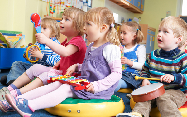 人気習い事、リトミックの効果や始める年齢、教室選びのポイントは？