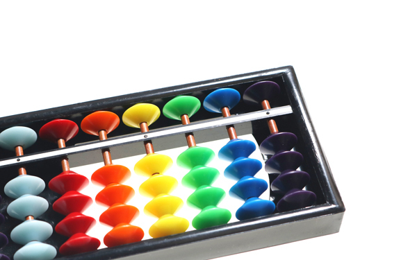 そろばん教室の月謝はどれくらい？ そろばんを習う効果をチェック！