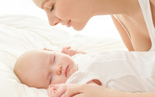 生活リズムを整えたい！新生児・子どもの寝かしつけの4つのコツ