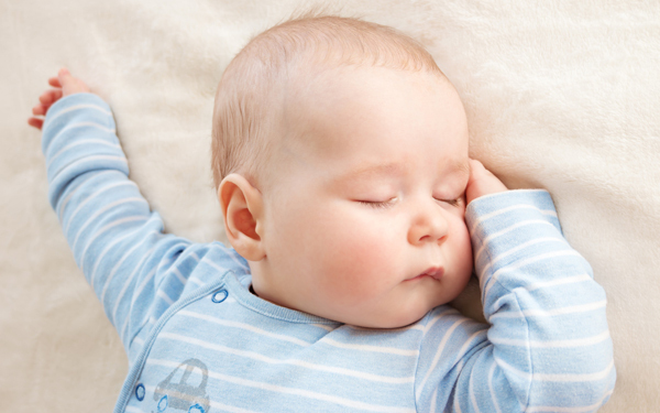 生活リズムを整えたい！新生児・子どもの寝かしつけの4つのコツ