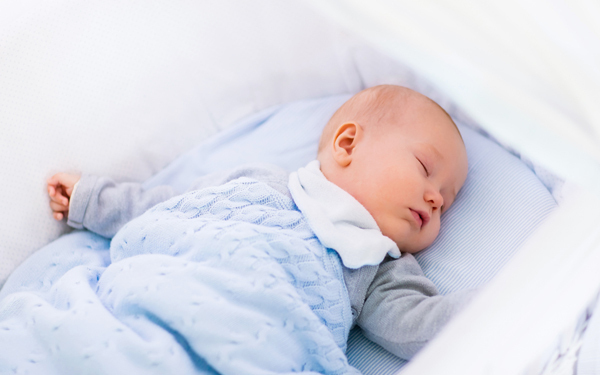 生活リズムを整えたい！新生児・子どもの寝かしつけの4つのコツ