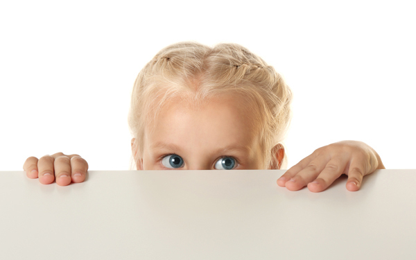 赤ちゃんの人見知りはいつから？　原因と対策を知ればパパも笑顔に