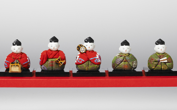 ひな祭りの由来、雛人形の飾り方、食べ物の意味を子どもに正しく伝えよう