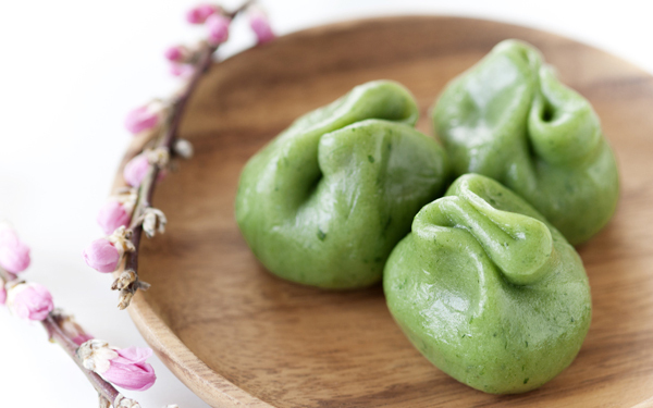 ひな祭りの由来、雛人形の飾り方、食べ物の意味を子どもに正しく伝えよう