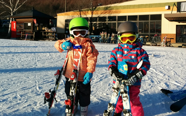 子どものスキーデビューを成功させる！　子連れスキーを快適に楽しむ5つのコツ