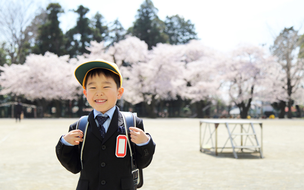 学童保育で英語も？　新1年生ママ必読、公立・民間運営の特徴とメリット