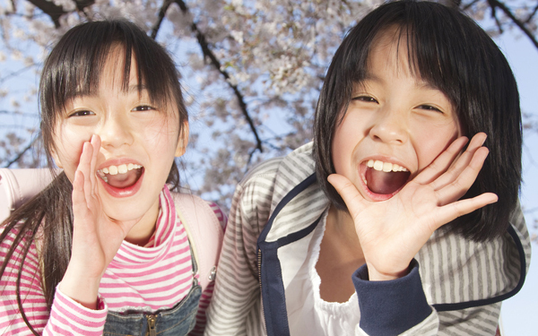 学童保育で英語も？　新1年生ママ必読、公立・民間運営の特徴とメリット