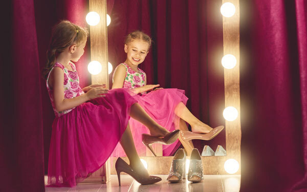 【1分で心理テスト】 子どもの能力を引き出す才能！ あなたは「ステージママ」に向いている？