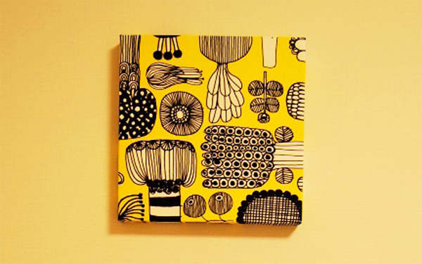 手軽に北欧テイストに模様替え！　「マリメッコ」ファブリックパネルのつくり方