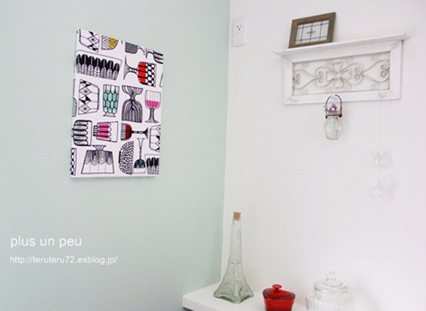 手軽に北欧テイストに模様替え！　「マリメッコ」ファブリックパネルのつくり方