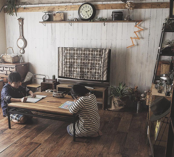 ママリーダーズのお宅をチェック！　「子どもの勉強場所、どうしてますか？」