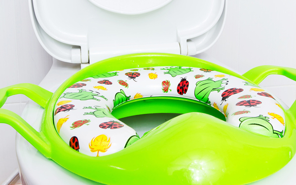 トイレトレーニングはいつから？ 成功の方法とポイント【体験談あり】