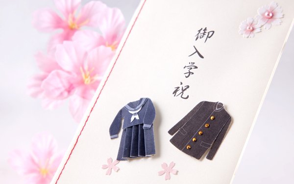 入学祝いの相場！ 孫が高校・大学生になったときの参考に！ 