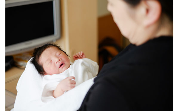 里帰り出産する？ いつから？ 知っておきたいメリット・デメリット