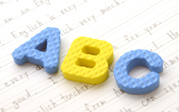 英語が小学校で教科になると何が変わる？　事前に習わせる？　親のフォローは？