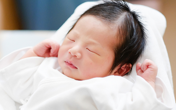 健康保険から出産費用の助成金がもらえる！　「出産育児一時金」【妊娠・出産でもらえるお金一覧2017 Vol.2】