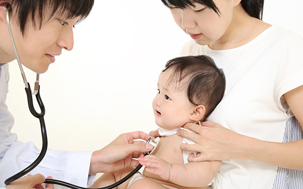 子どもにかかる医療費をサポート！　乳幼児医療費助成の手続き方法【妊娠・出産でもらえるお金一覧2017 Vol.3】