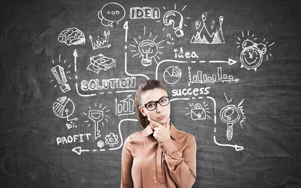 つい気をつかってしまいがち、年上の上司と上手に付き合う方法