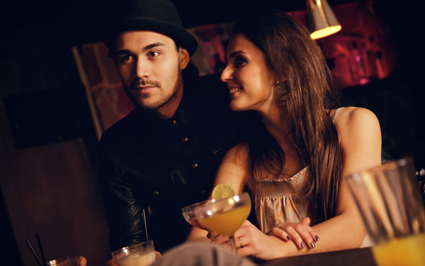 仲良し夫婦の特徴4つ！ 仲良く過ごす秘訣はデートとスキンシップ