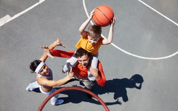 仲良し夫婦の特徴4つ！ 仲良く過ごす秘訣はデートとスキンシップ