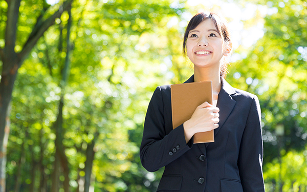 産後、再就職をめざすママのための制度「失業給付の受給延長」【妊娠・出産でもらえるお金一覧2017 Vol.9】