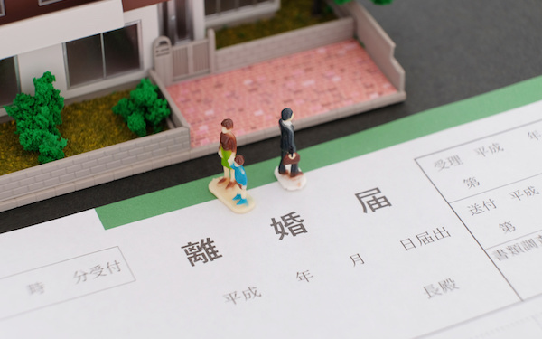 旦那が不倫!? 不倫の兆候とストップさせる対策を紹介