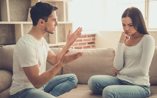 旦那が不倫!? 不倫の兆候とストップさせる対策を紹介